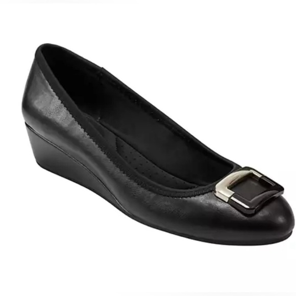 Bandolina Tad Wedges Faux Leather size 7M - Picture 1 of 8